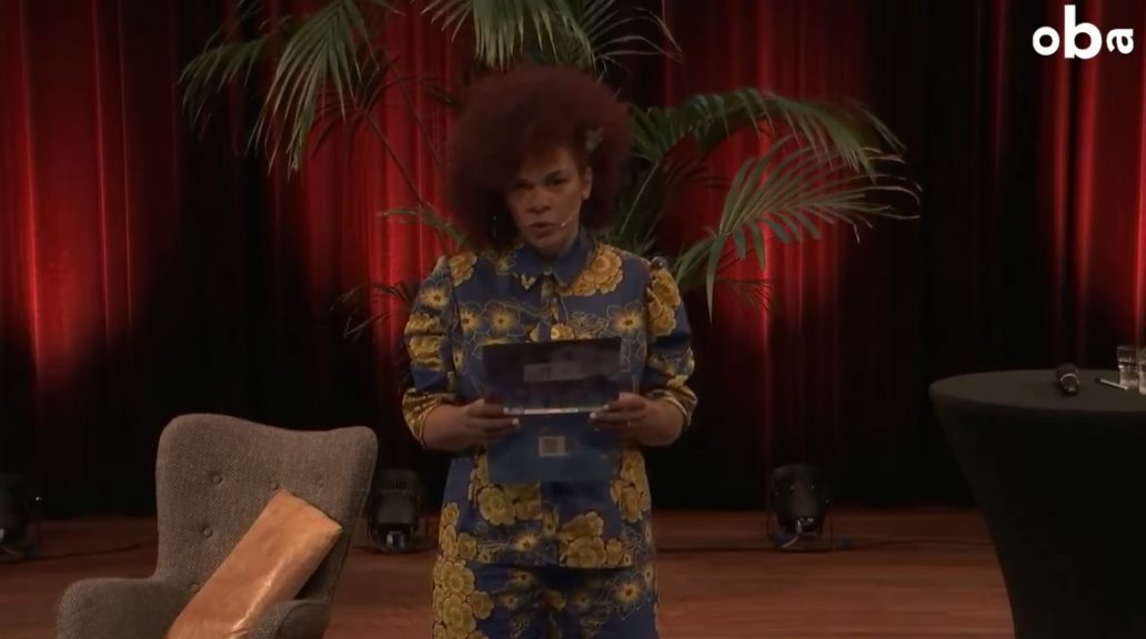 Tzum | Filmpje: Boekpresentaties in tijden van corona: Babs Gons