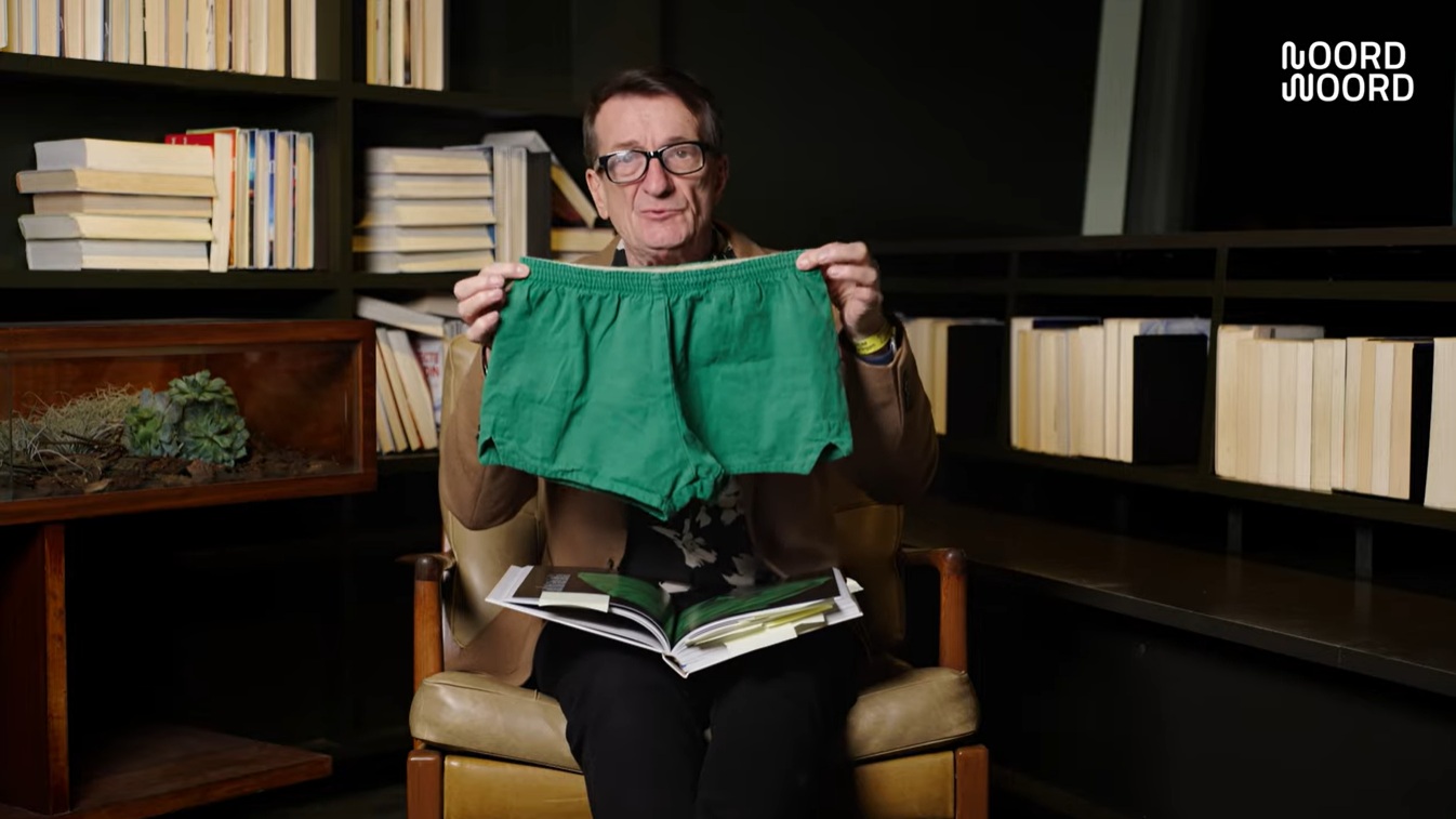Filmpje: Ted van Lieshout leest voor over zijn groene gymbroek